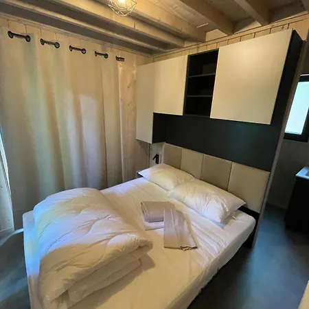 Le Hameau De L'ourthe ホッファライズ
