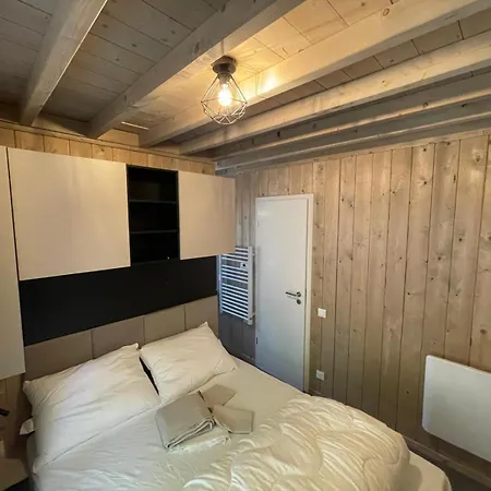 ホリデーパーク Le Hameau De L'ourthe ホッファライズ