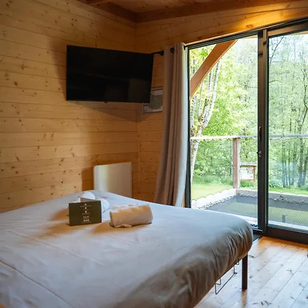 Le Hameau De L'ourthe ホリデーパーク *